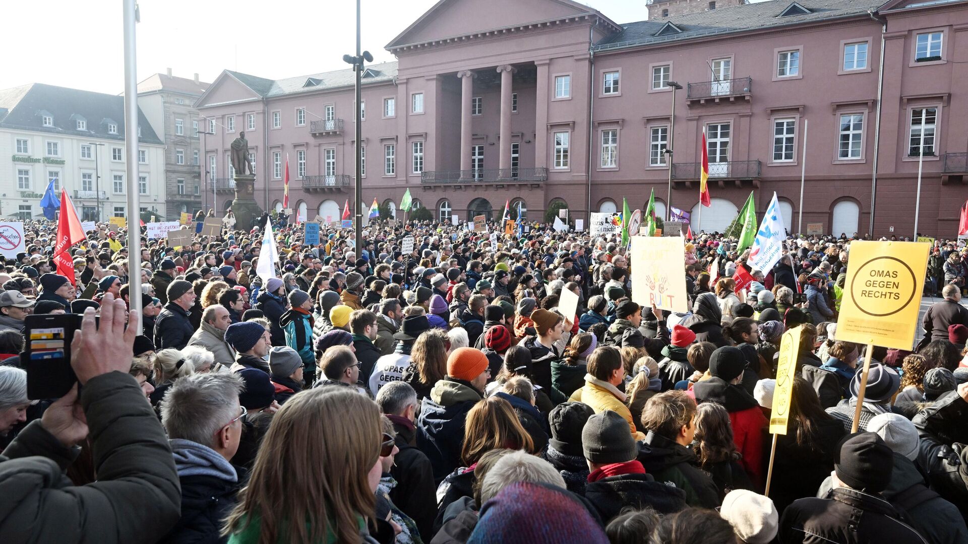 Протесты в Карлсруэ против АдГ: общественное бурление.