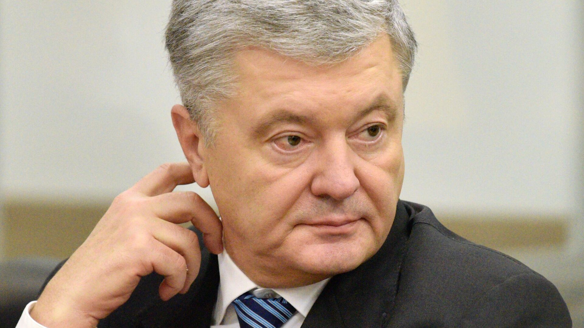 Изменение риторики на Украине: Порошенко критикует план победы Зеленского