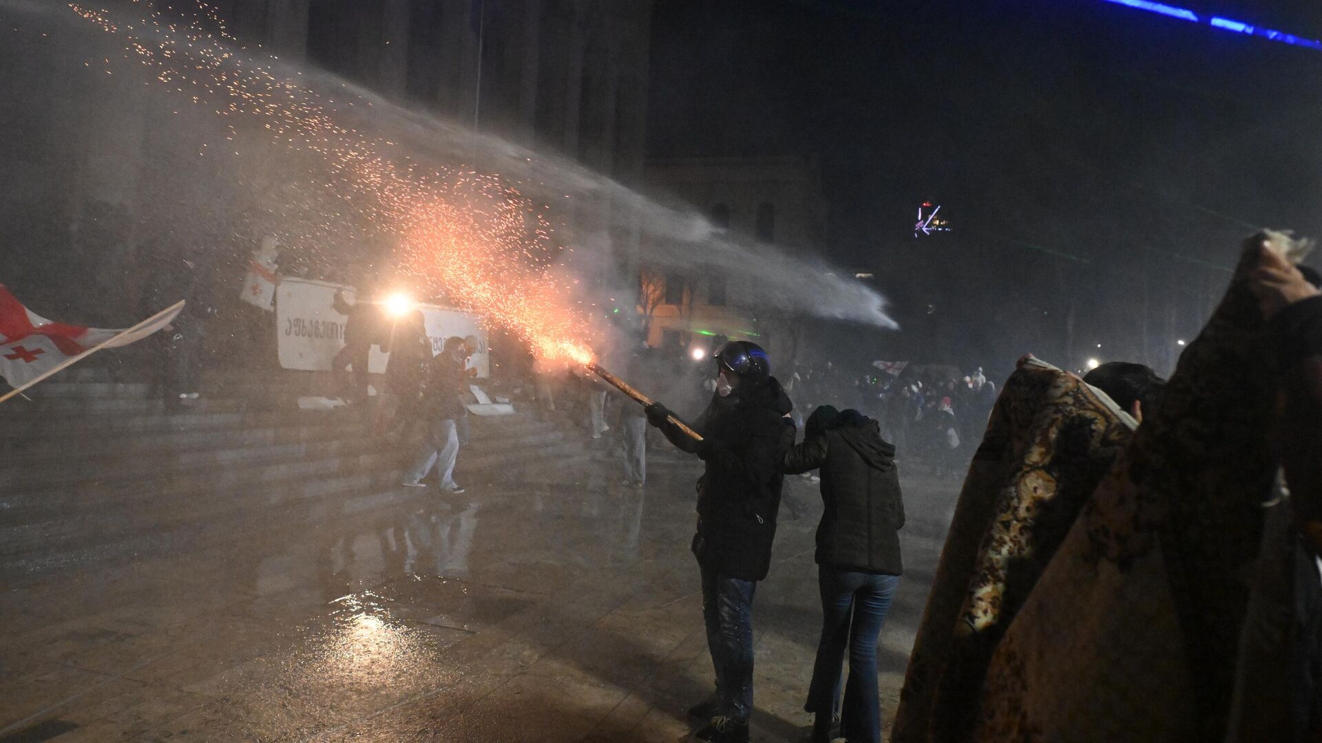 Акции протеста в Тбилиси уже 33 дня не покидают центр города