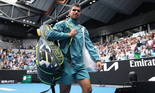 Третья ракетка мира испанец Алькарас улучшил подачу и одержал победу на Australian Open